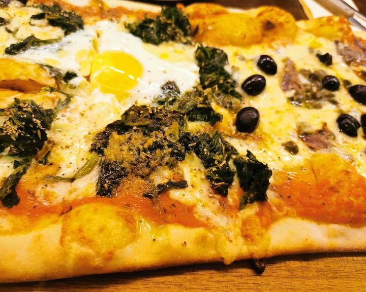 Oscars Pizza & Fuesis Café